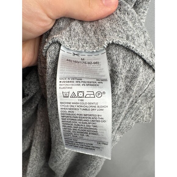 Women’s GAP Medium Light Gray Tank Blouse - Picture 5 of 5